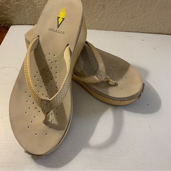 Volatile Platform Flipflop - Picture 4 of 8